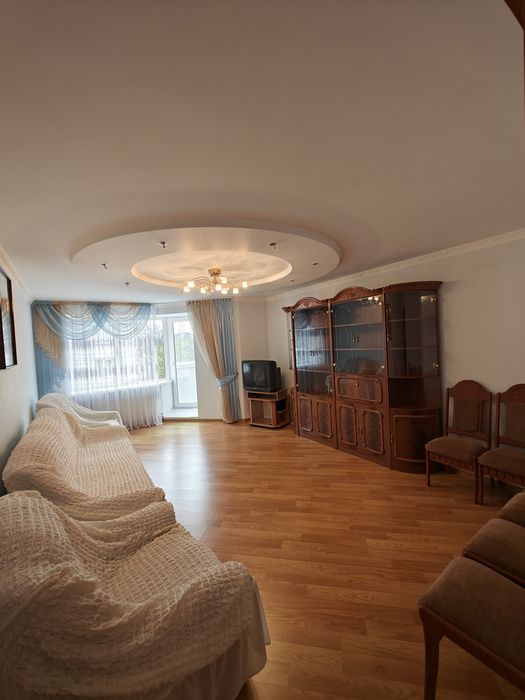 Продаж 2 кімнатна. Вул. Коновальця