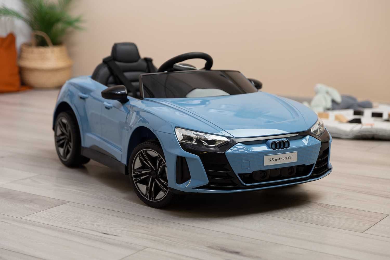 Auto samochód na akumulator 4x4 AUDI RS E TRON GT pojazd dla dzieci