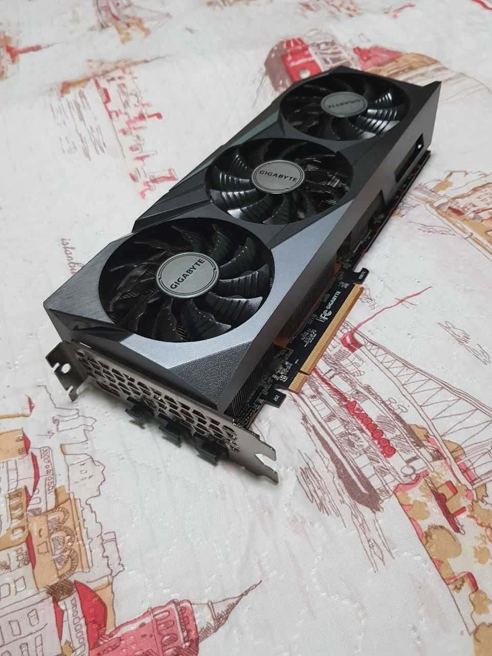 GIGABYTE RADEON RX 6900 GDDR6 (256bit)
16 GB SAMSUNG - 1 шт.