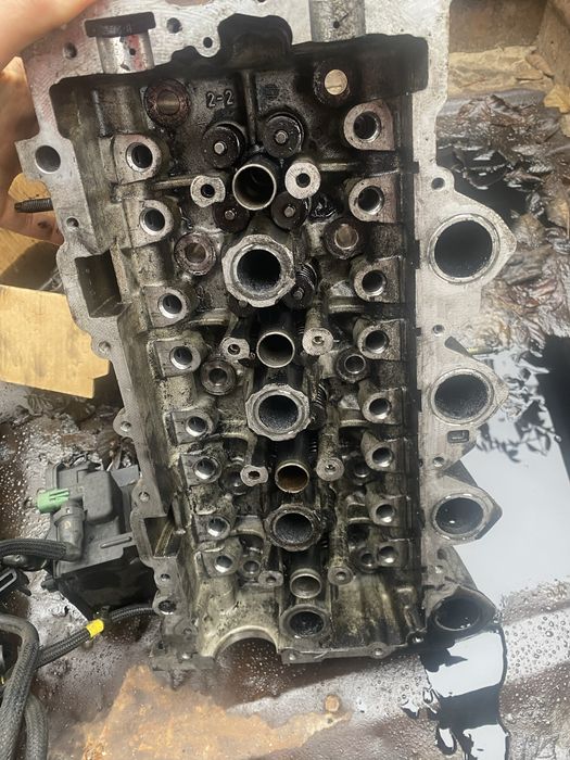 Голова ГБЦ 1.6 HDI двигун на запчастини