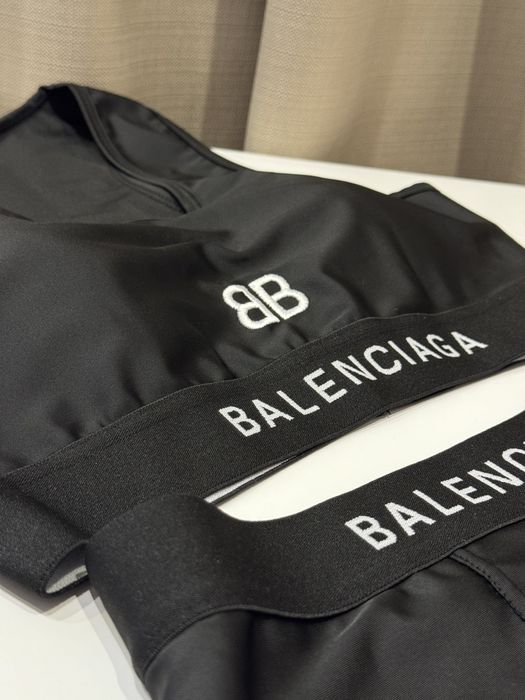 Купальник Balenciaga Баленсіага чорний спортивний топ баленсиага