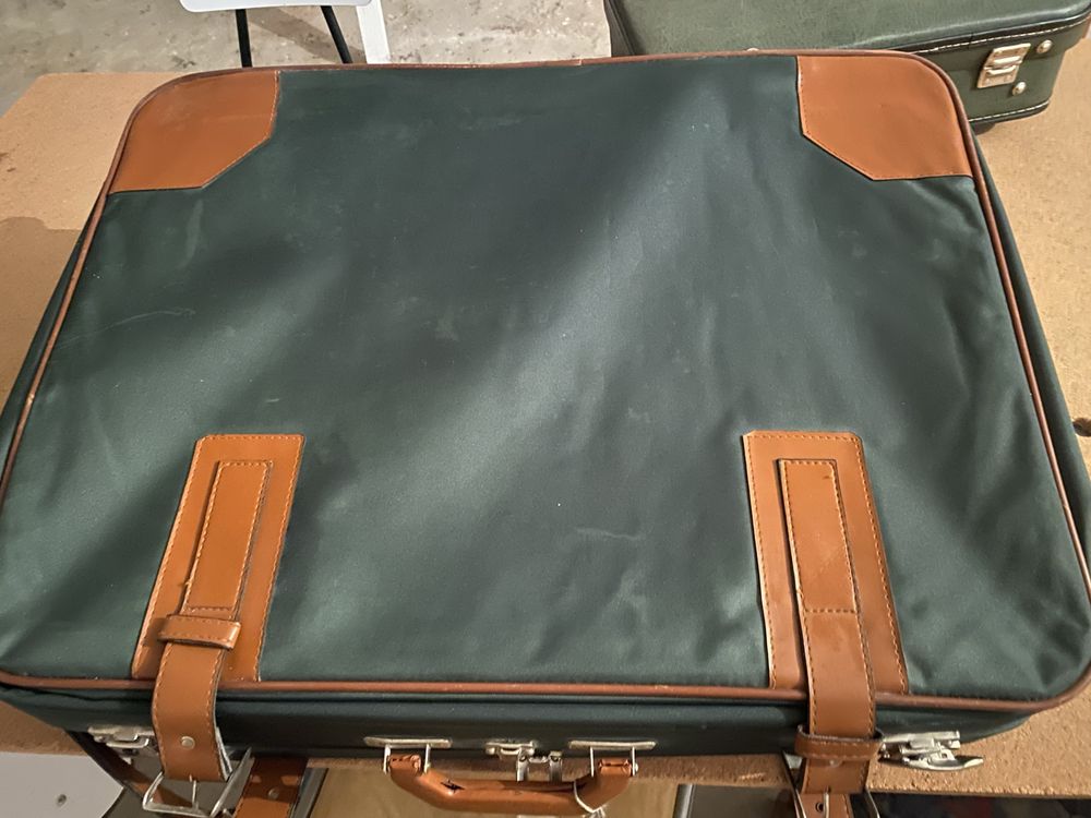 Mala de viagem verde