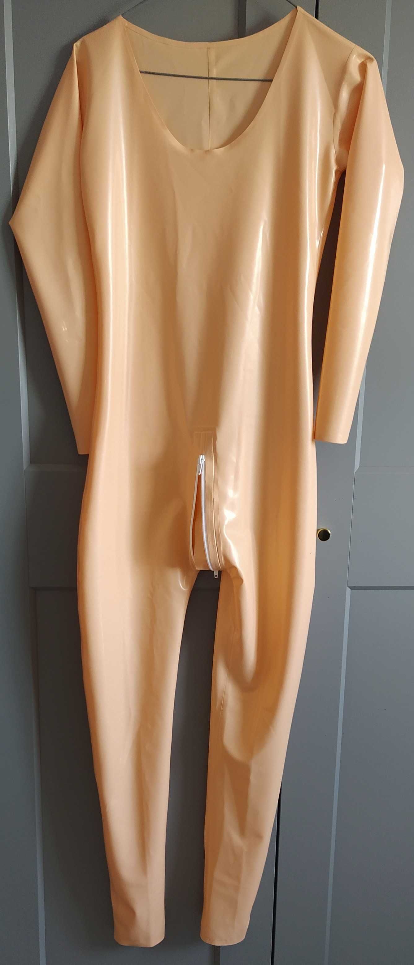 Kombinezon latex lateksowy obcisły