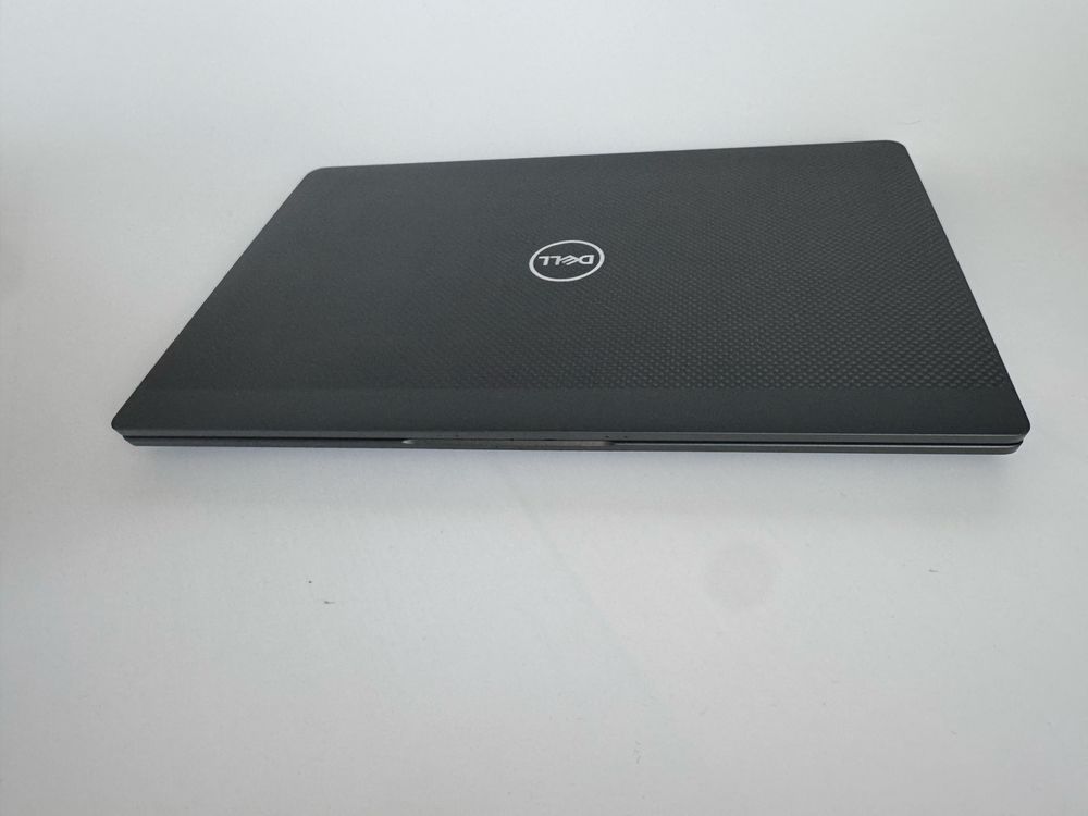 Dell latitude 7310 i7-10610u 16ram  13.3”FHDips