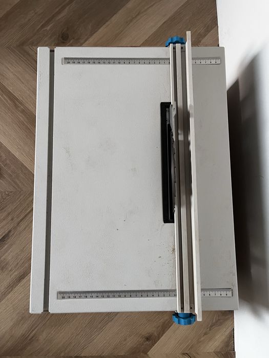 Pilarka stołowa do drewna MacAllister 800 W