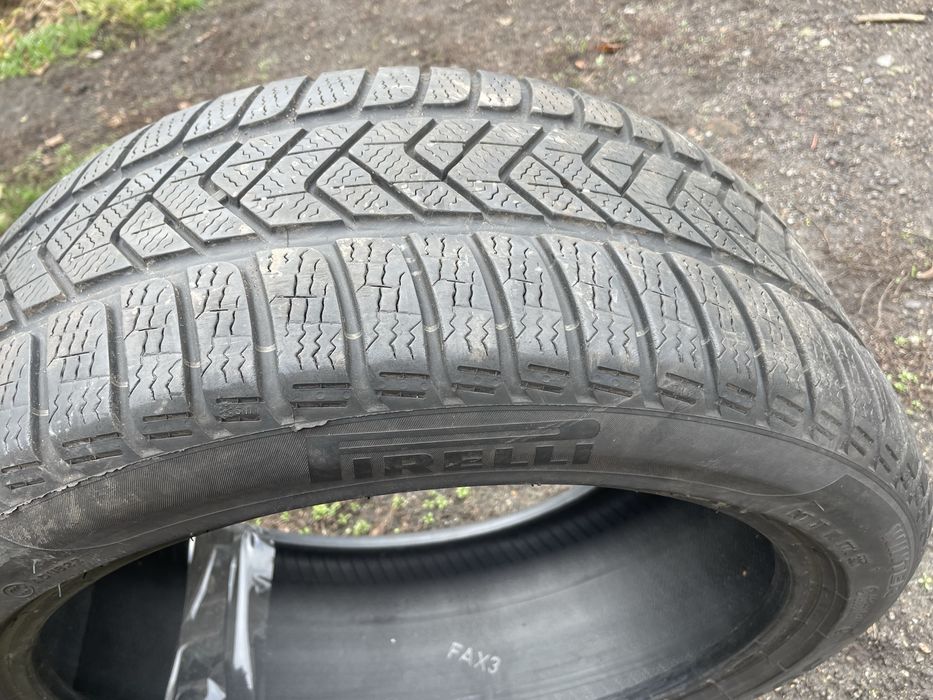 Зимова резина 255/40 r19