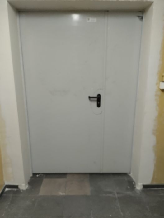 Montaż drzwi regulacje