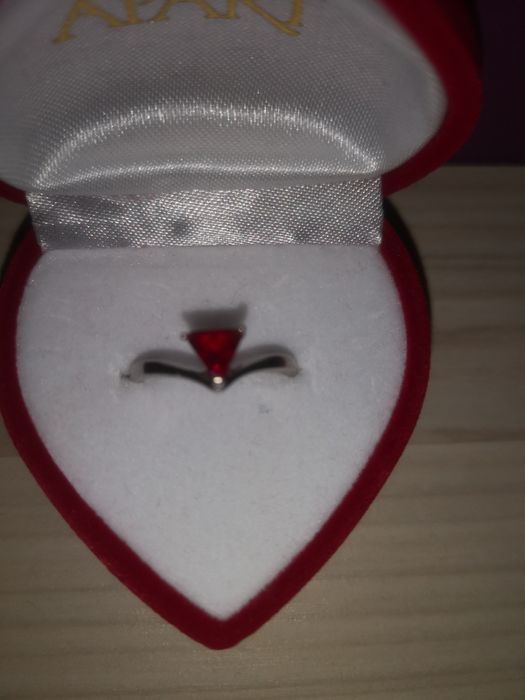 Pierścionek srebrny czerwony srebro
