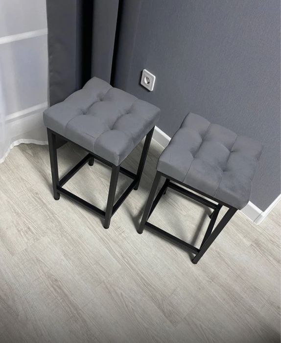 Зручний табурет зі м’яким сидінням