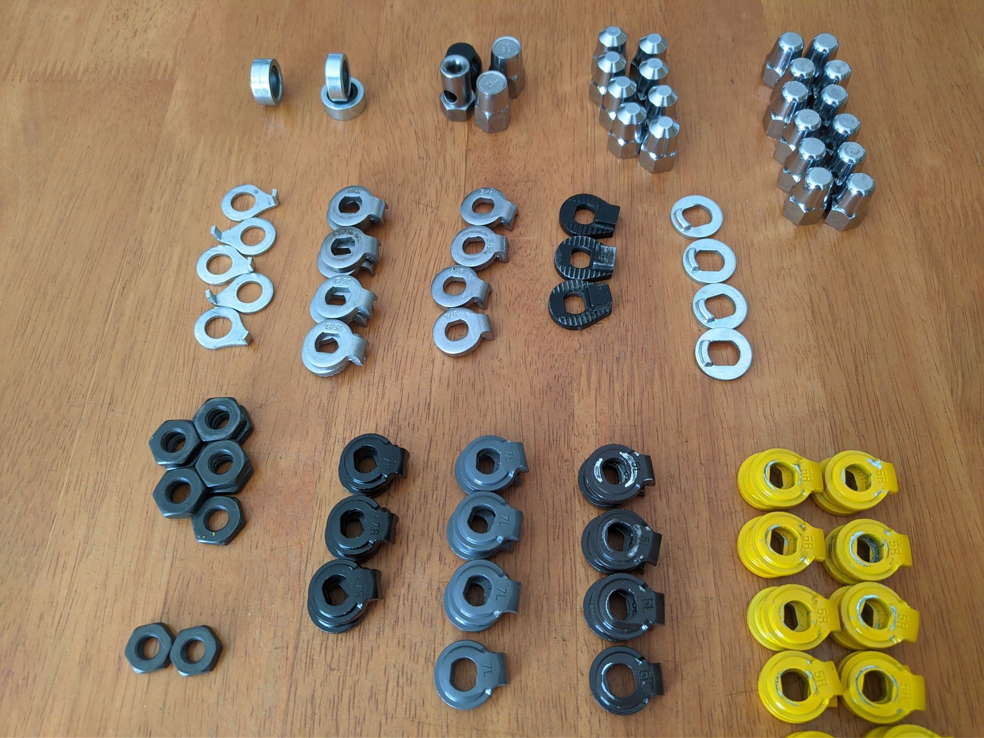 Nakrętki, podkładki Shimano, Sram, Sturmey-Archer