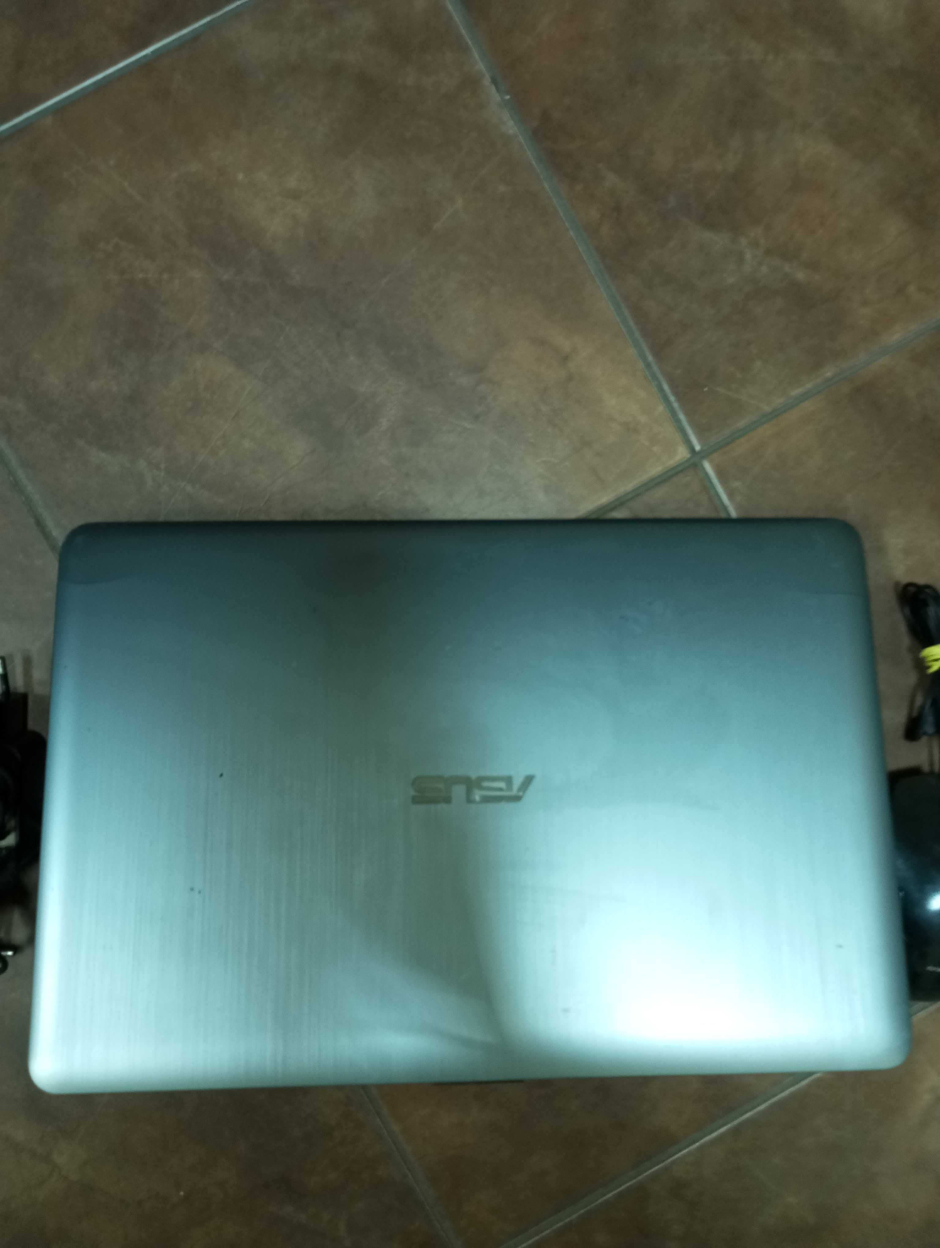 Ноутбук Asus X541S/Pentium J3710/RAM4GB/SSD120GB/GeForce810/