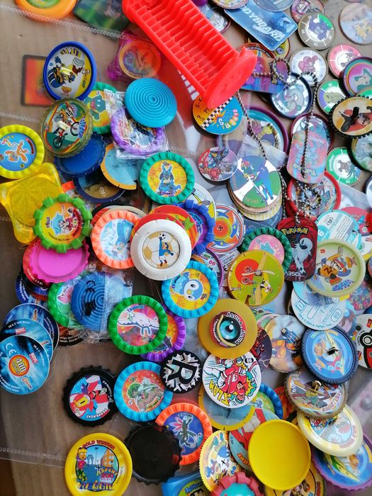 Grande Lote 260 TAZOS Várias Colecções (Desocupar Espaço)