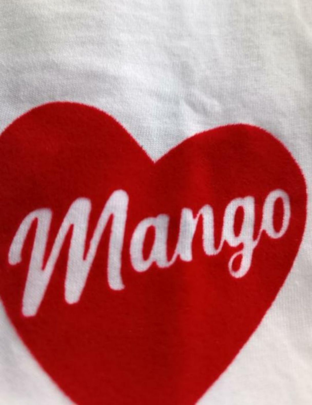 Футболка (футболки) білі з серцем mango