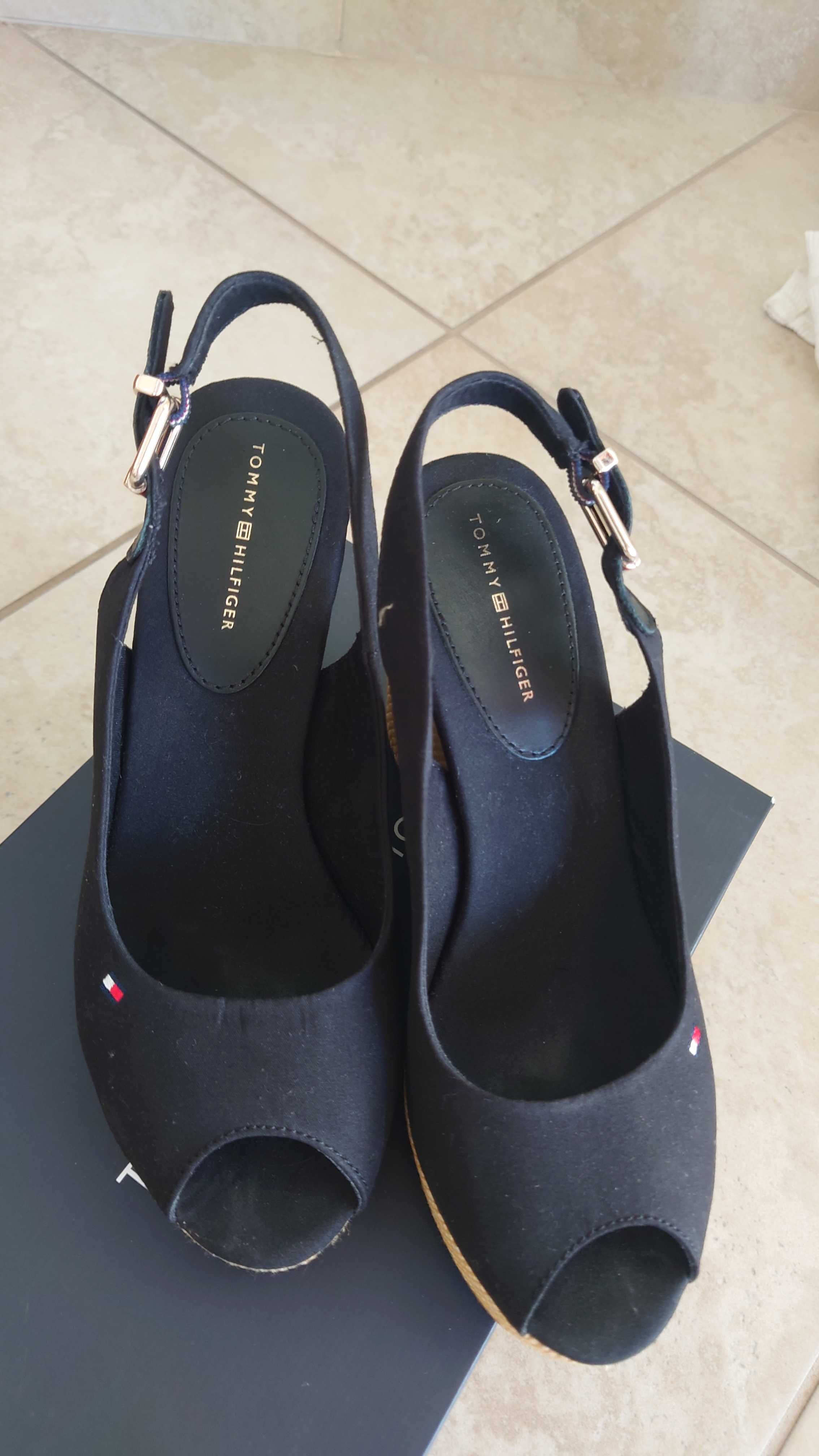 Buty Tommy Hilfiger r38 Iconic Elena