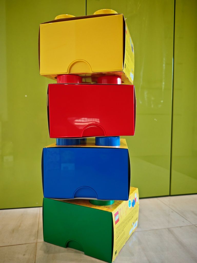 Pojemnik LEGO 25x25 + gratis. Zestaw pojemników nowych. Prezent