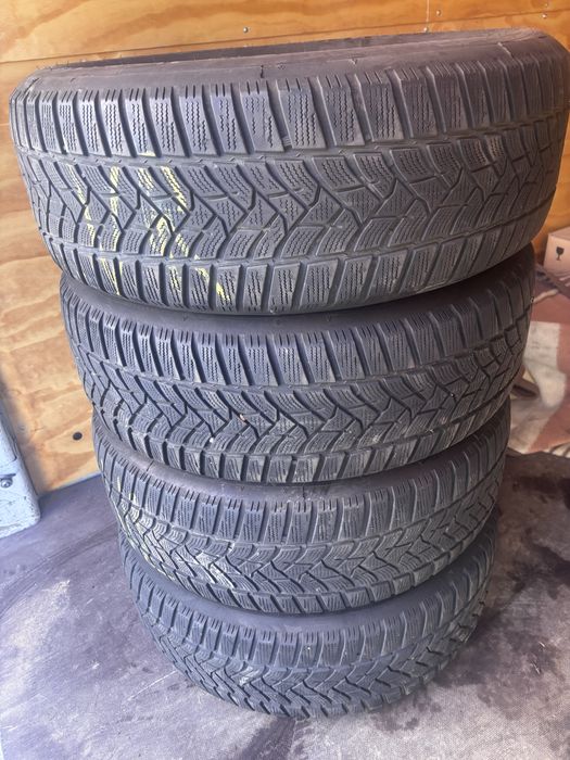 4 opony zimowe Dunlop 215/65/16