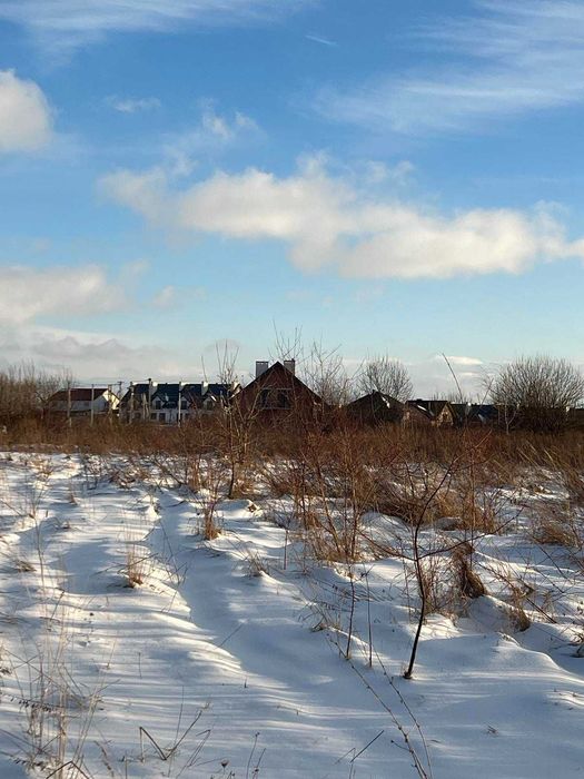 Продаж ділянки під забудову на вул. Олега Ольжича. Городок