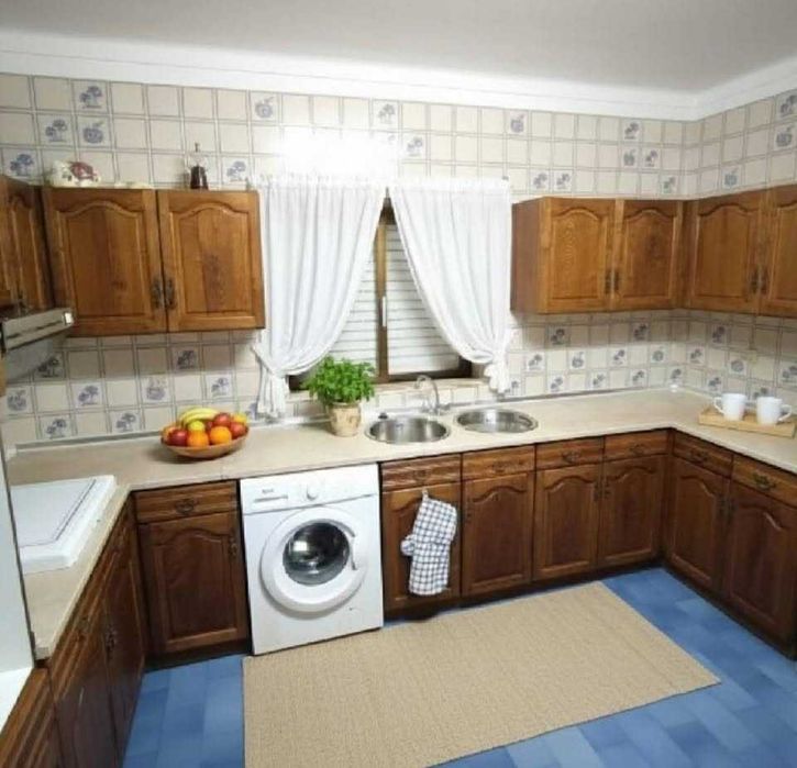 Andar de moradia, T3, mobilado e com TVs em Gandra, Valença