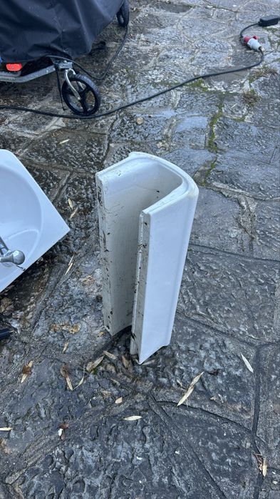 Lavatorio roca com base