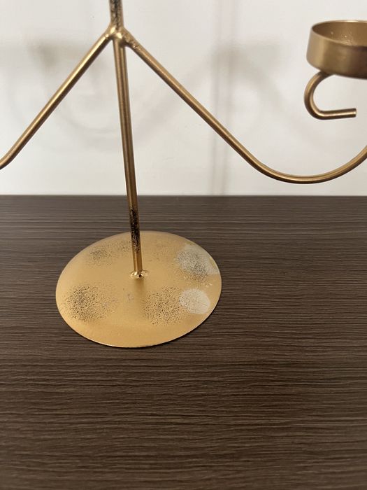 Świąteczny świecznik metalowy złoty 6 świeczek tlight