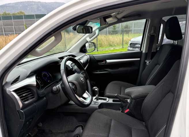 Разборка Toyota Hilux бампер двері фари крила скло капот  Шрот