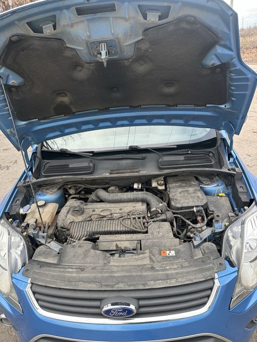 Ford Kuga бензин 2,5 2010 року