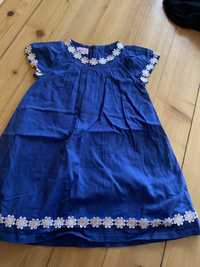 Dziewczeca niebieska sukienka z kwiatuszkami r.104 cm