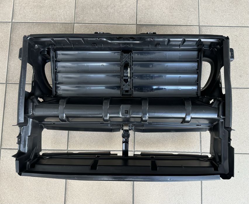 Жалюзі Ф10 ф11 установочна панель bmw f10 f11 f07 f01 дифузор разборка