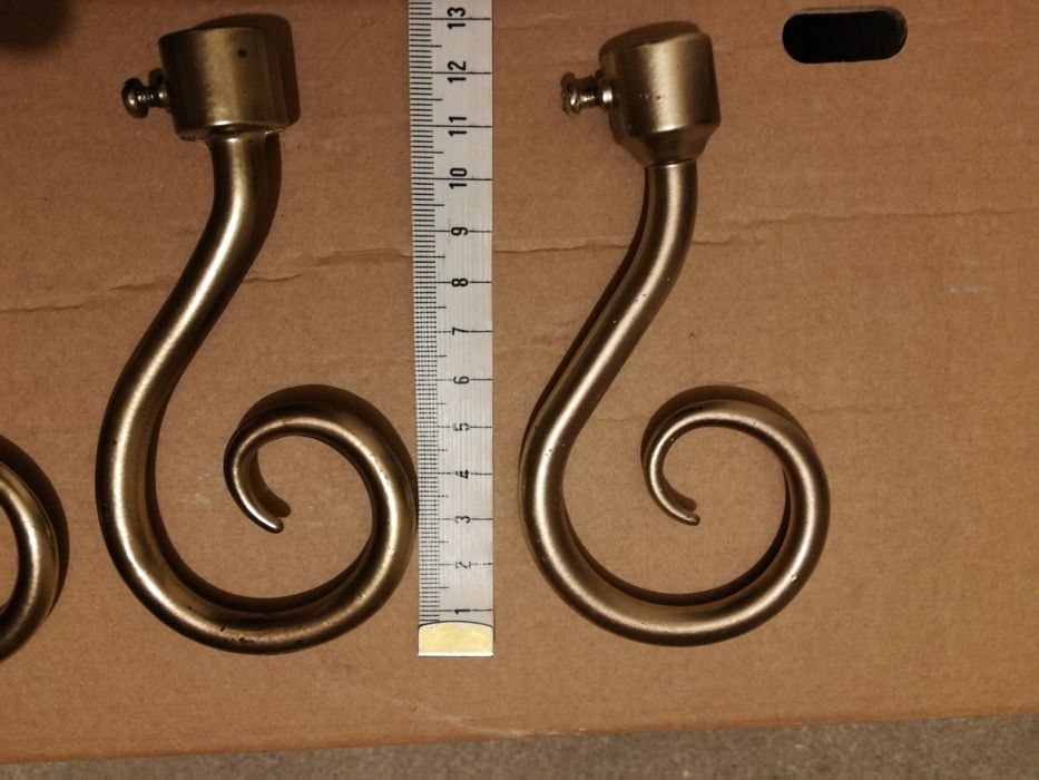 Używane metalowe końcówki karniszy złoty antyk 2 zł za szt.