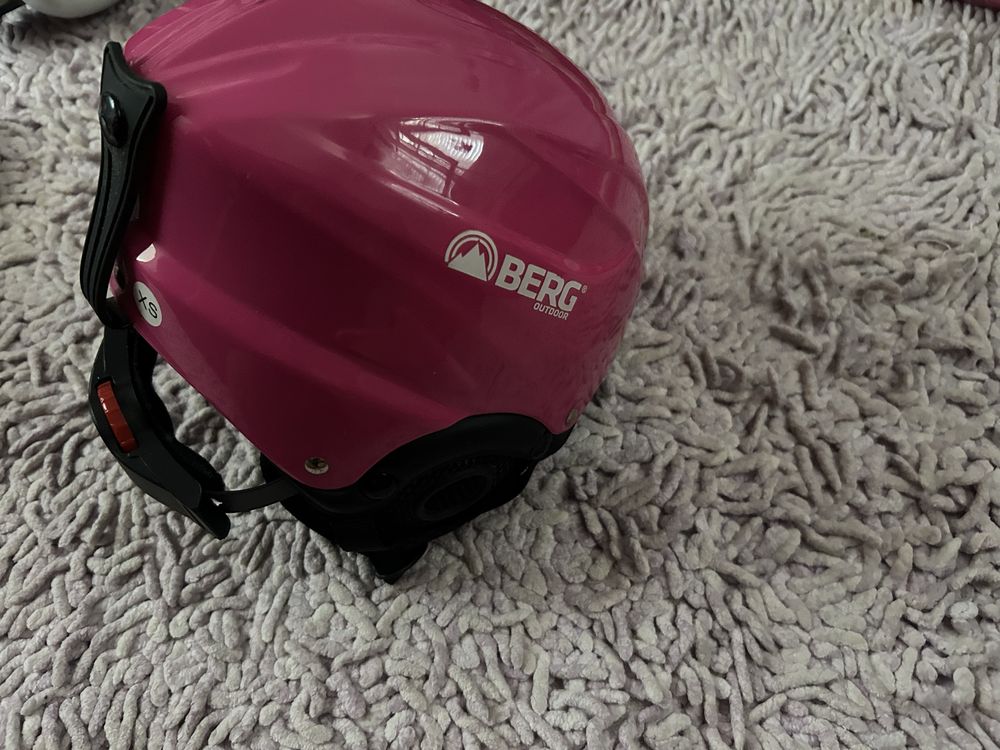 Conjunto patins em linha e capacete