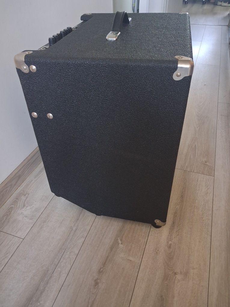 Ampeg BA 115 wzmacniacz basowy