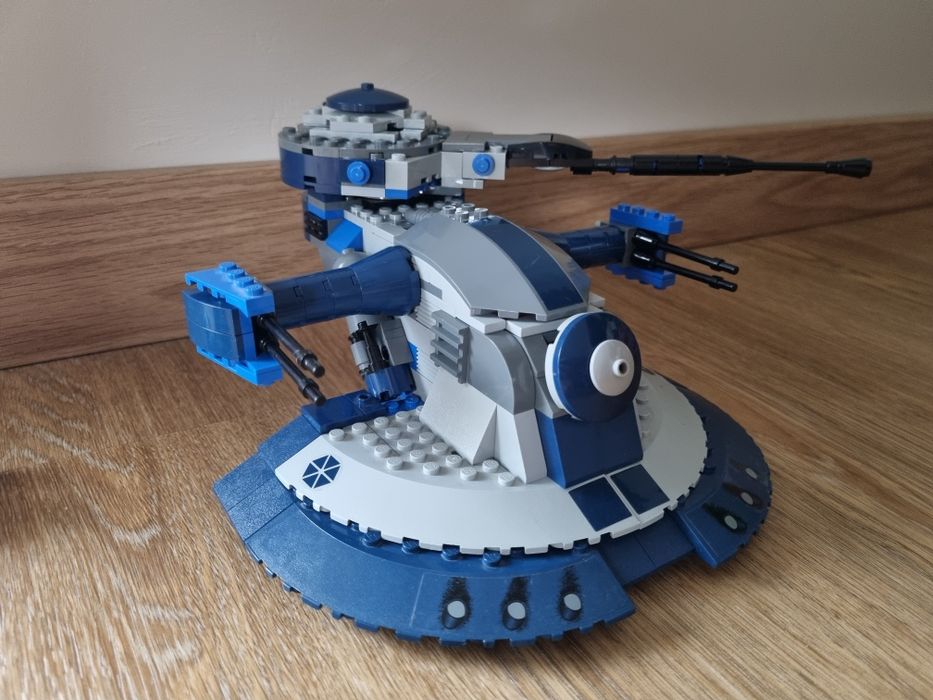 LEGO Star Wars 8018 AAT Armored Assault Tank (100% kompletny)