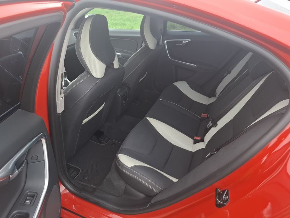 Volvo S60 R-Design 2011r D3 163km