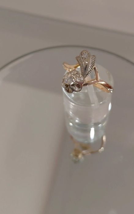 Золотое кольцо с якутскими бриллиантами