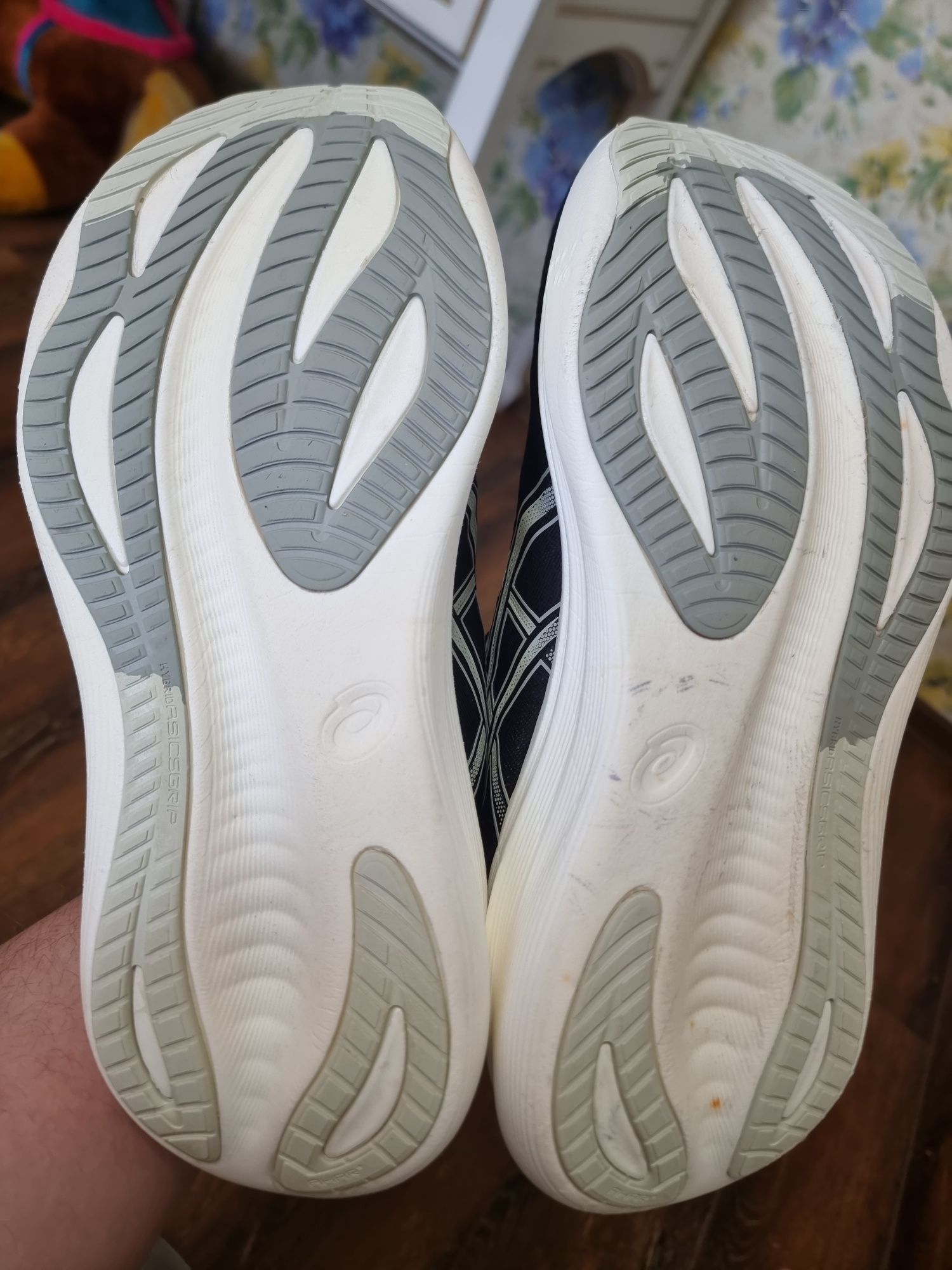 Оригінал 100% чоловічі кросівки asics nimbus 27   eur 43.5