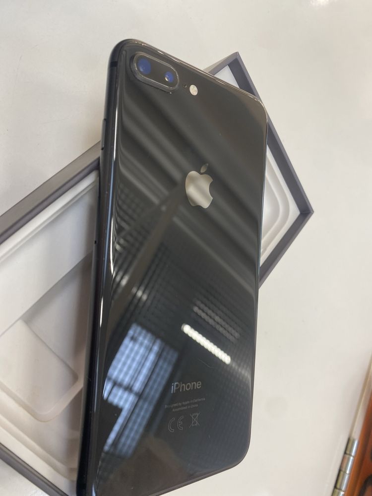 iPhone 8 plus czarny  cały komplet