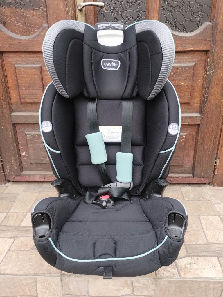 Автокрісло Evenflo 9-36 кг.