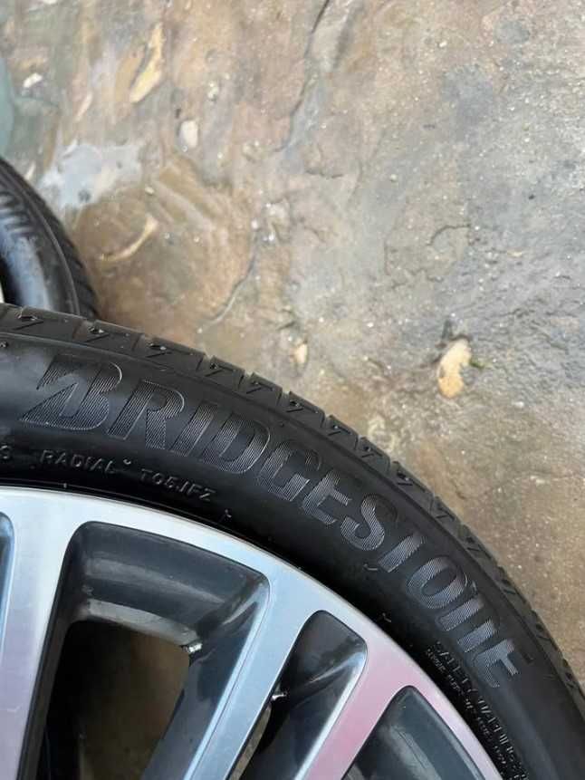 Conjunto de 4 Jantes e 4 Pneus originais BMW R18