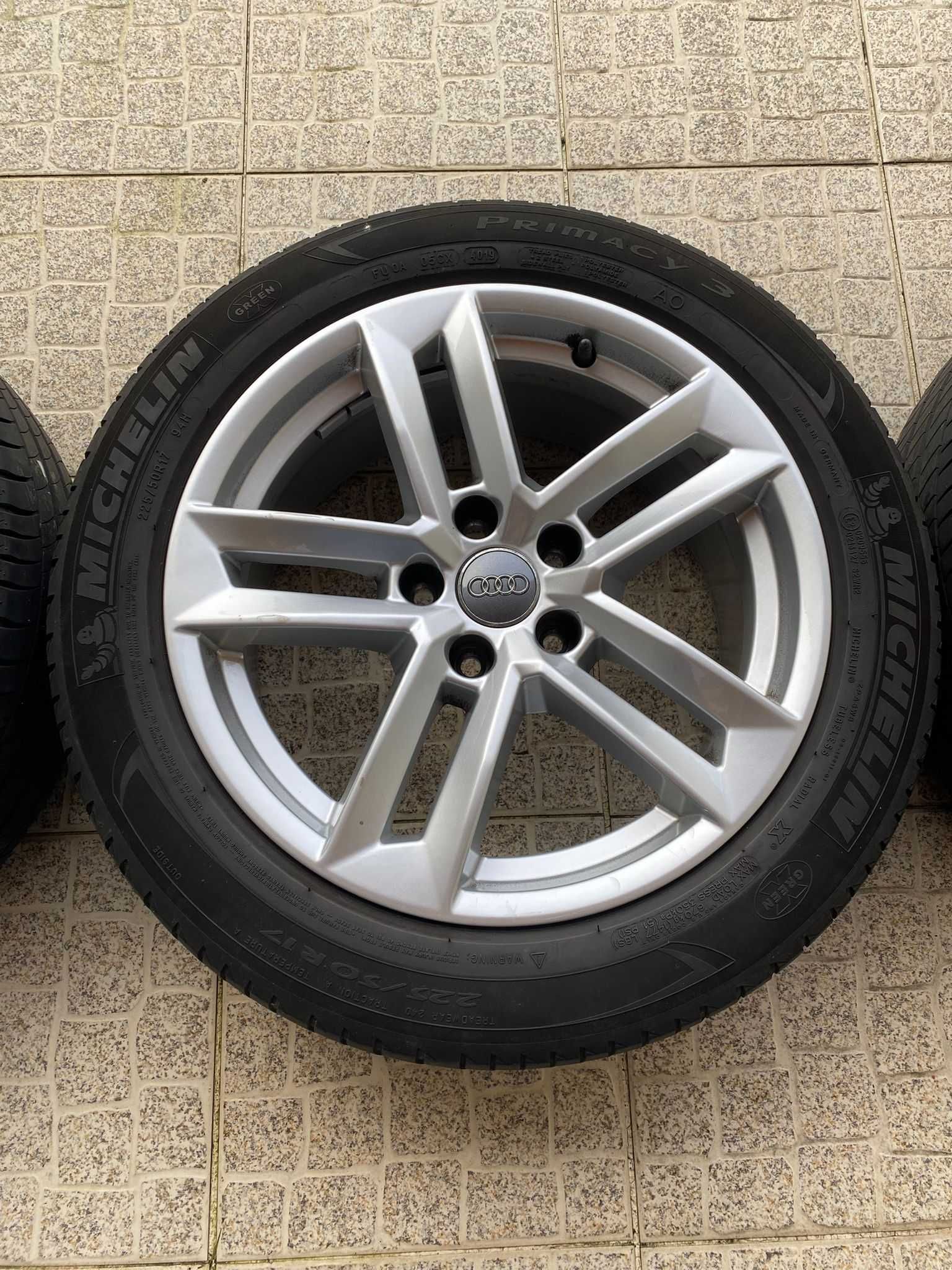 Pneus e jantes originais AUDI A4