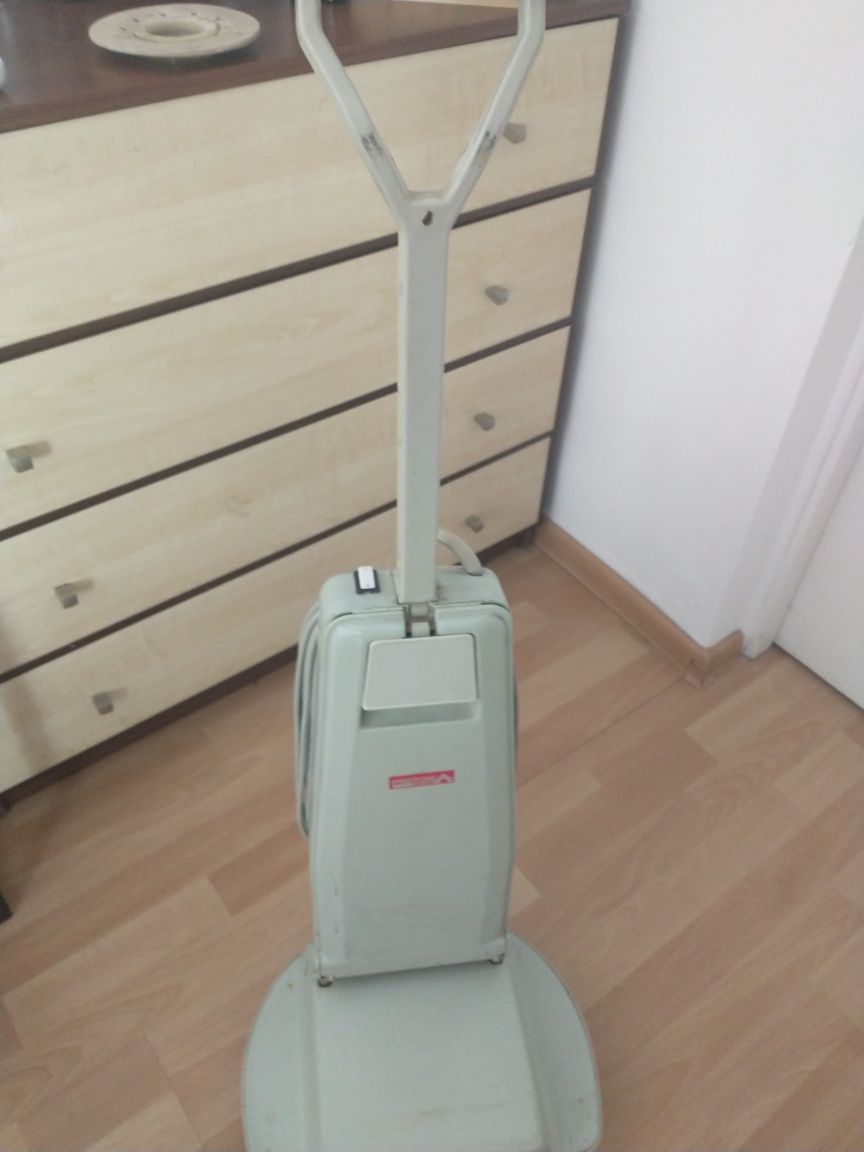 Froterka zabytkowa do czyszczenia i polerowania podłóg