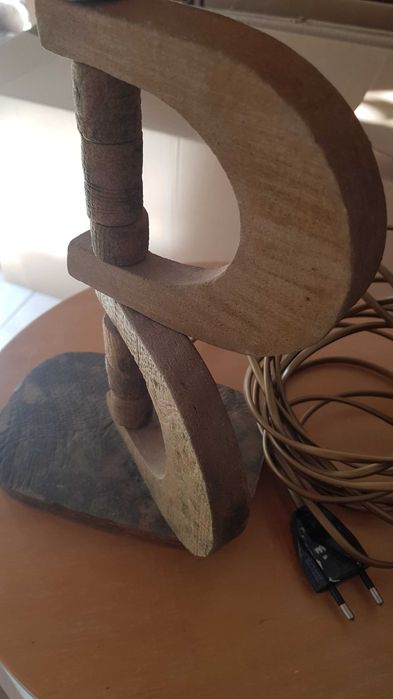 Candeeiro de artesanato com base em pedra