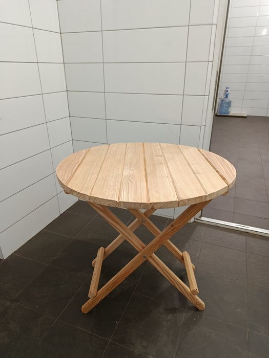 Столик дерев'яний