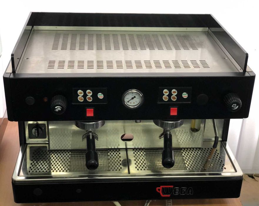 Кофемашина Wega Orion 2GR. Професійна кавомашина.