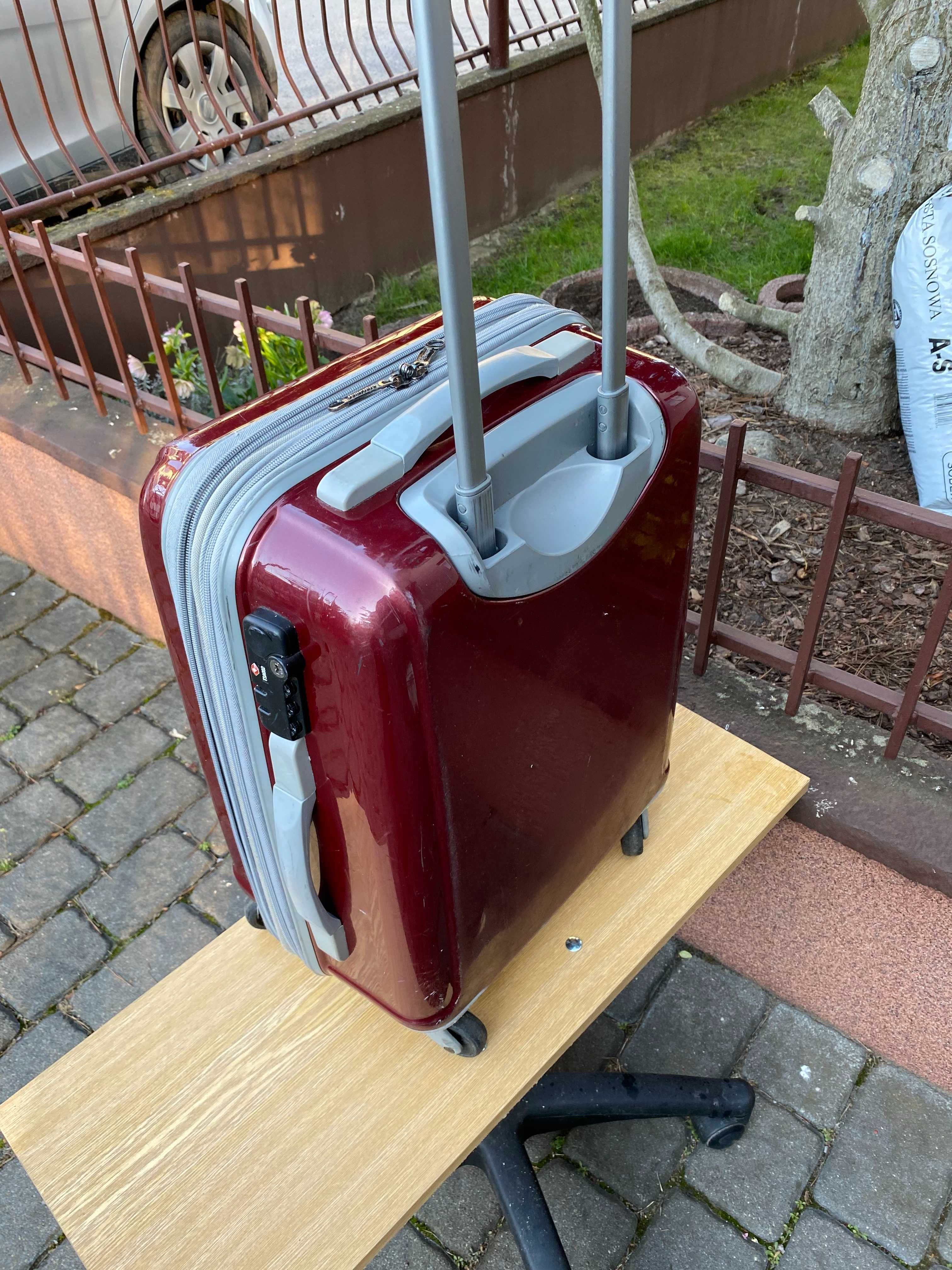 walizka 4 koła obrotowe firmy diplomat 55x40x25cm kabinowka