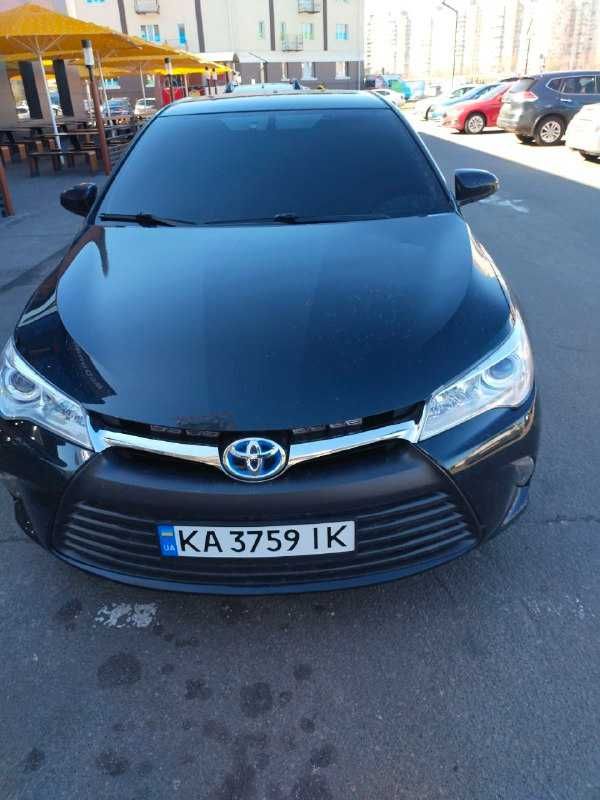 Арена авто Toyota Camry Hybrid, Volkswagen Passat B7