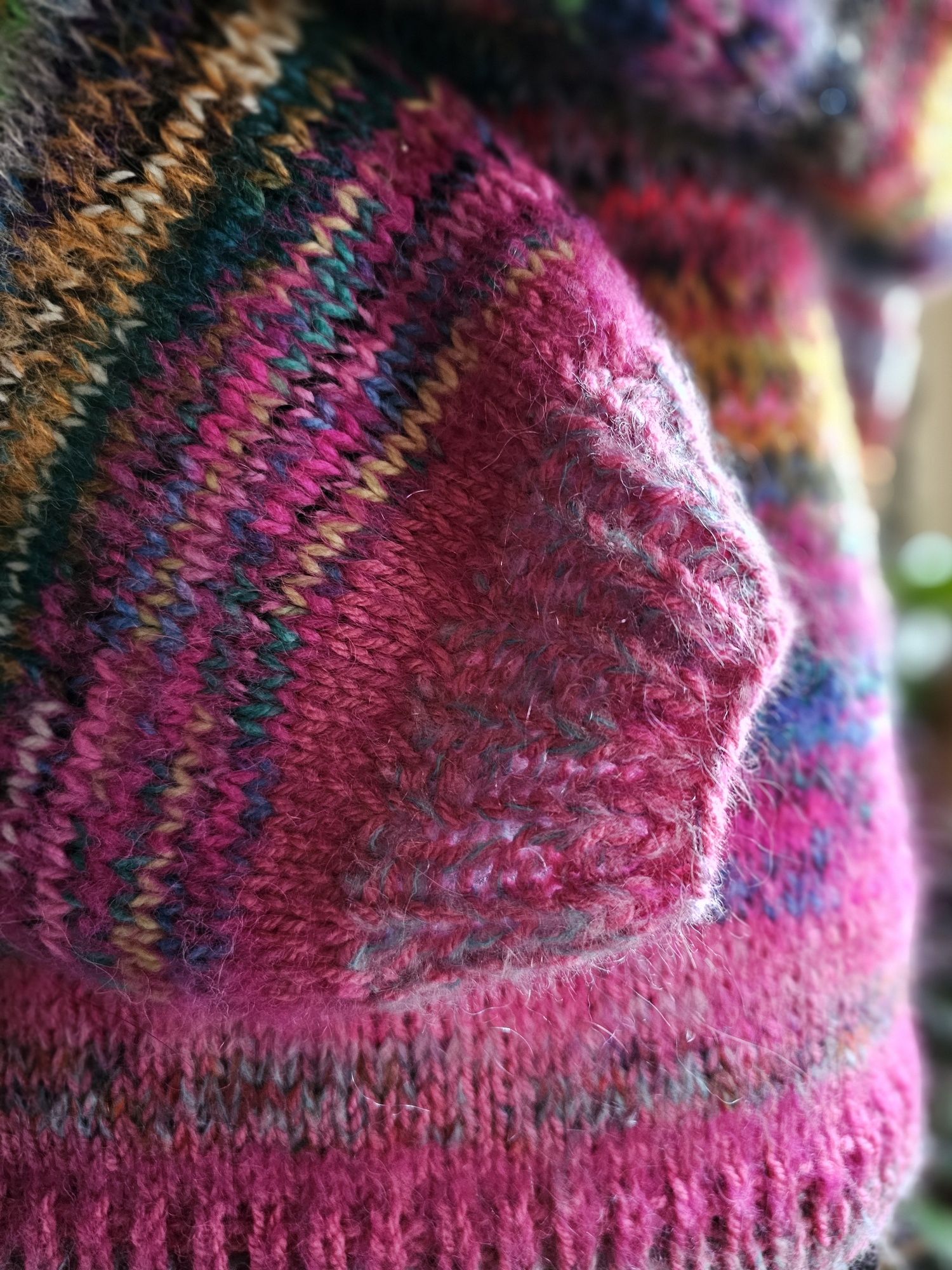 Wielobarwny sweter handmade z alpaką