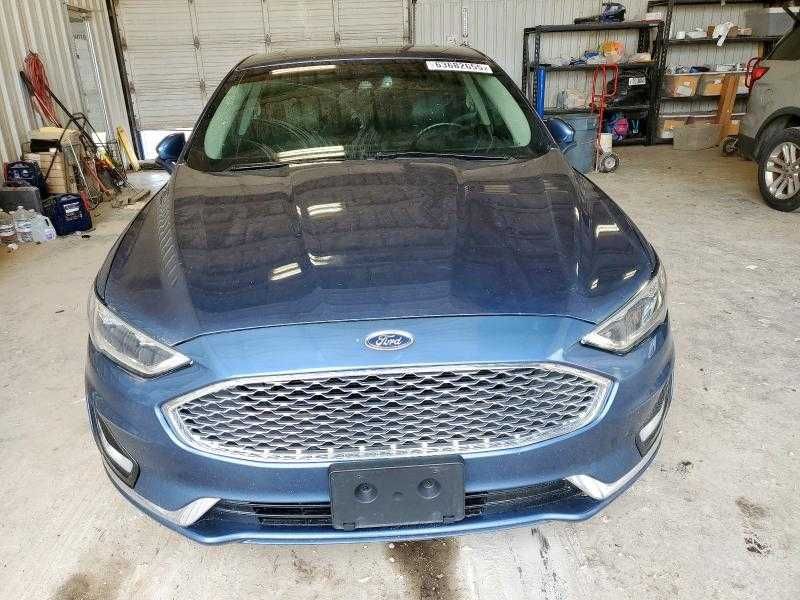 Ford Fusion Titanium 2019 /