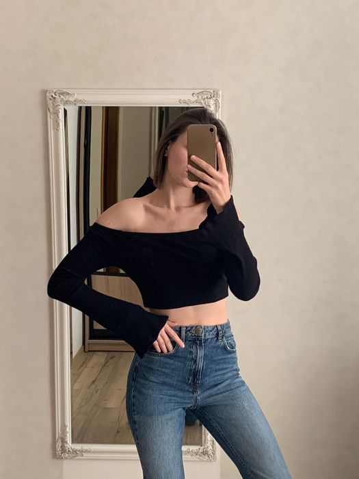 Топ з широкими рукавами