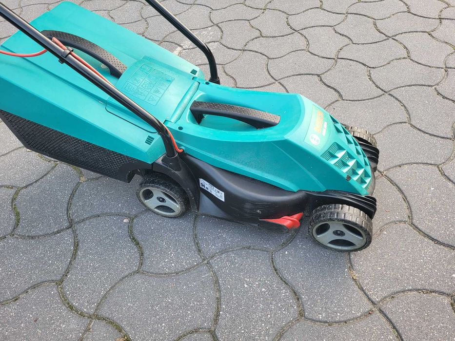 Kosiarka elektryczna Bosch ARM 3200 z koszem z funkcją mulczera 1200w