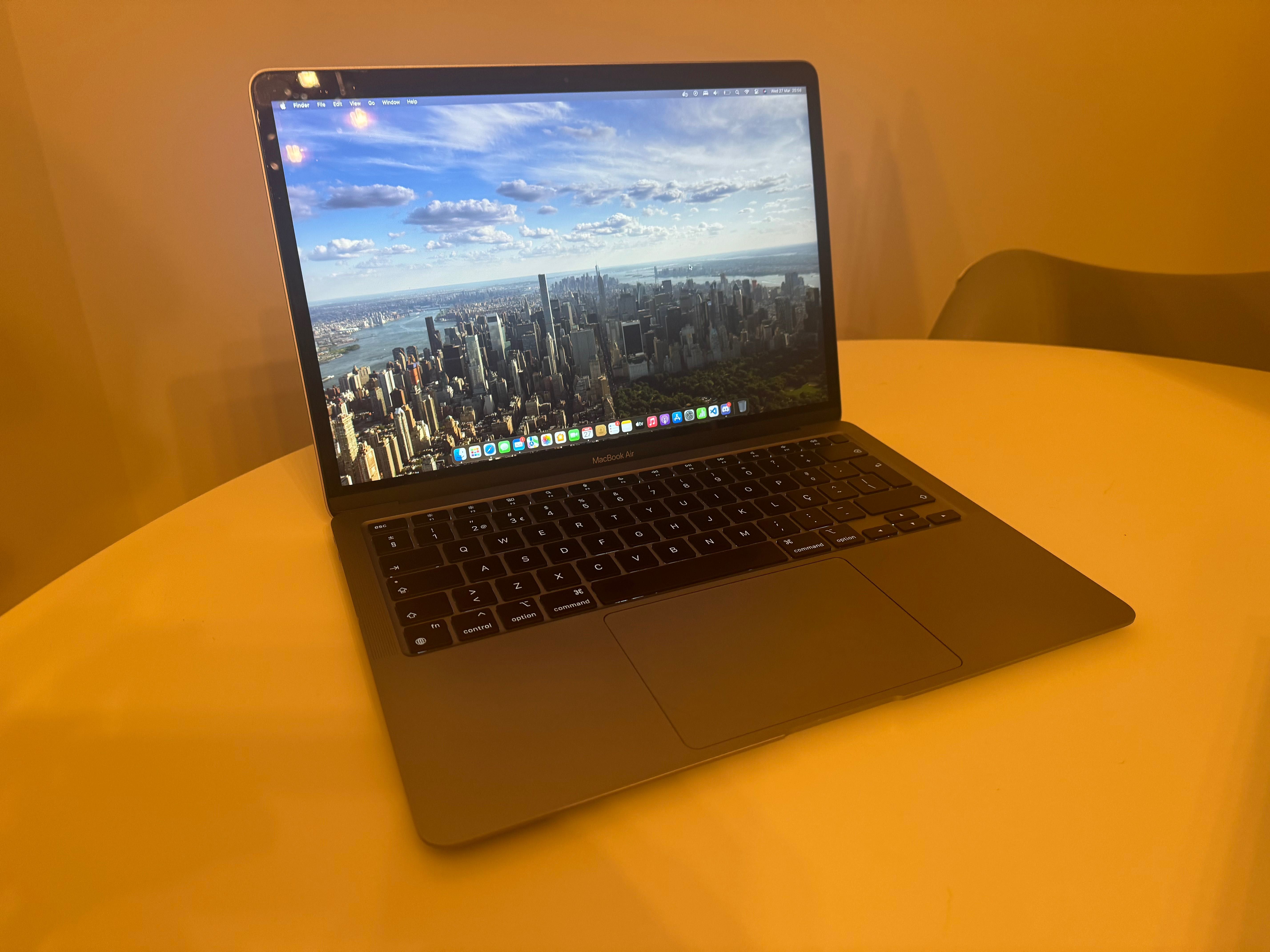 MacBook Air M1 com 8GB ram e 512GB SSD - c/ fatura